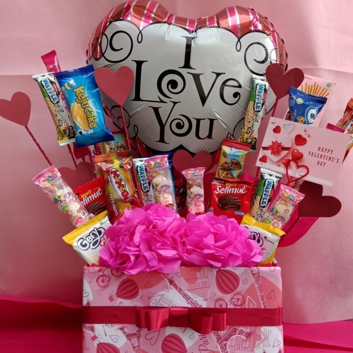 

SIAP KIRIM KADO VALENTINE UNIK / PARCEL BALON VALENTINE / KADO SNACK VALENTINE madalinsecollect