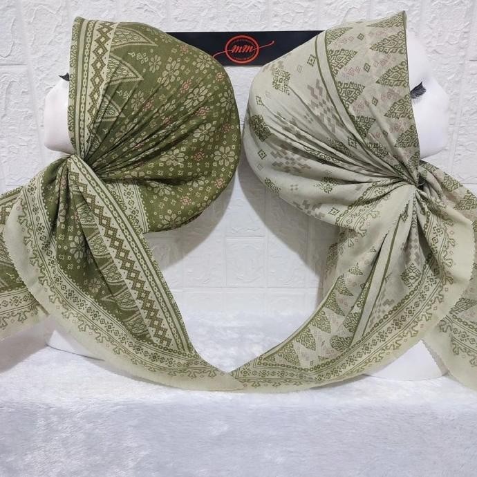Hijab Segi Empat Voal Motif Batik Songket Hijau Sage Mint Terbaik