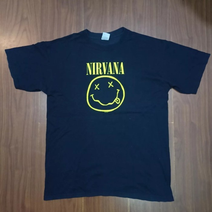 ✅New Nirvana Flower Sniffin Vintage T-Shirt L 75X55Cm // Pre Loved Santa Terbaru