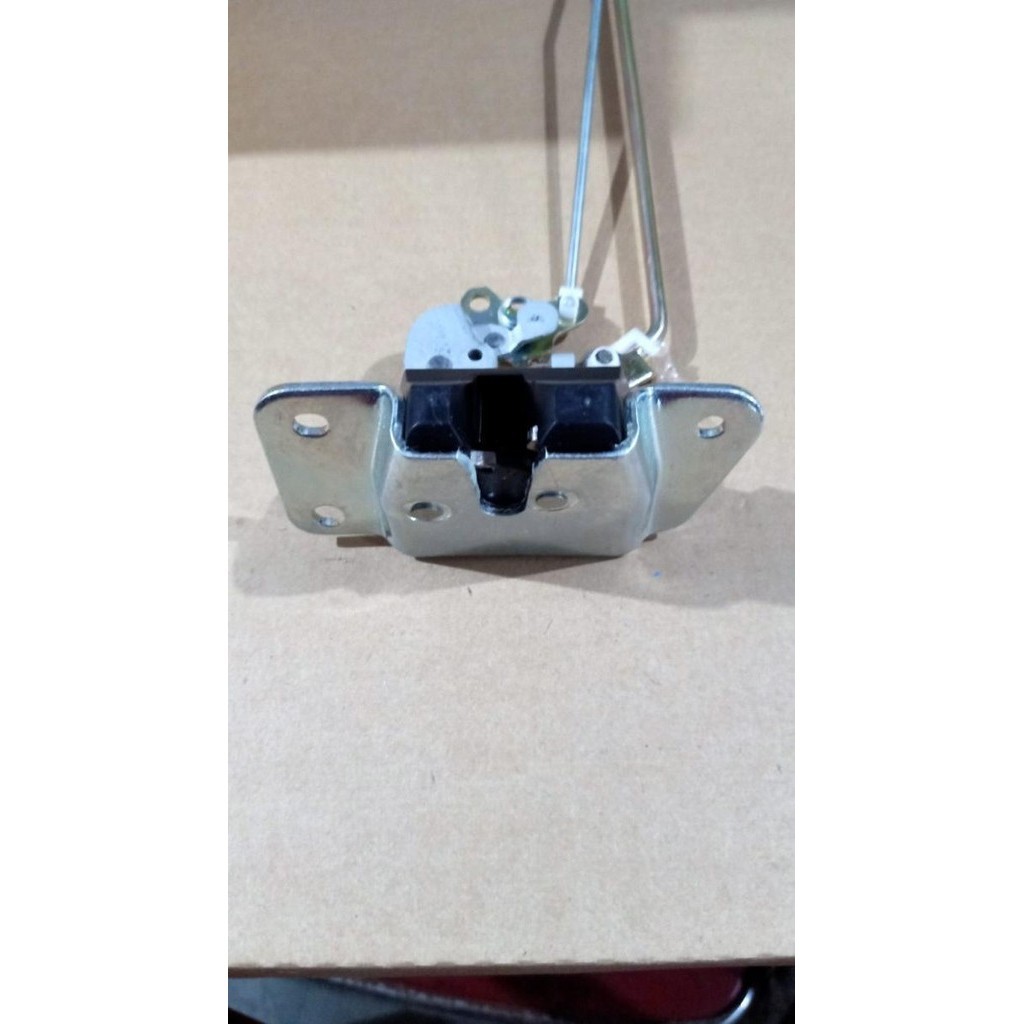 Door Lock Bagasi Kunci Pintu Bagasi Mitsubishi Kuda ORI Mitsubishi
