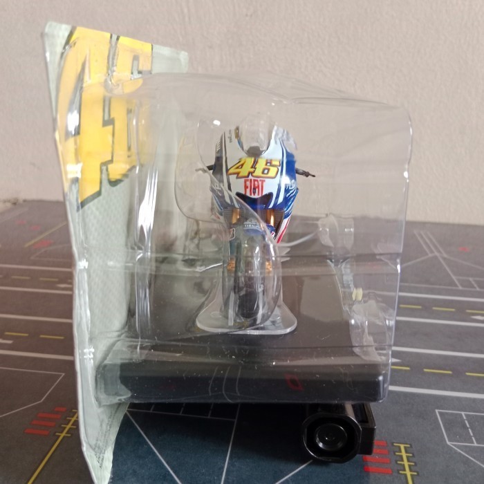 Diskon Spesial Diecast Motogp Yamaha Yzr-M1 V. Rossi Wc 2009 Skala 18 By Leo Models Termurah
