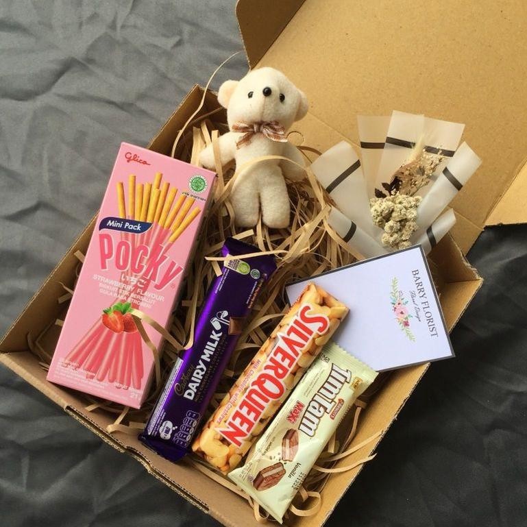 

Diskon Besar Hampers Kado Valentine Coklat Wisuda Ulang Tahun Gift Box Murah