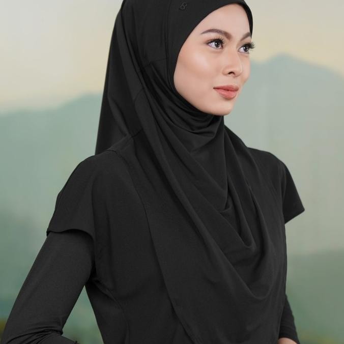 Buttonscarves Active Slip On