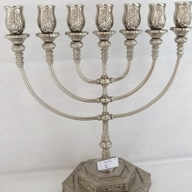 Tempat Lilin / Kaki Dian / Menorah