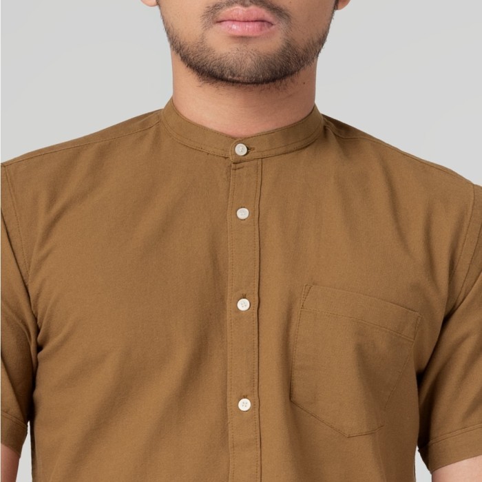 SALE Benhill Kemeja Koko Pria Linen Polos Lengan Pendek Caramel Brown 28152