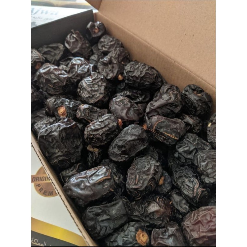 

KURMA MADINAH 1 KG