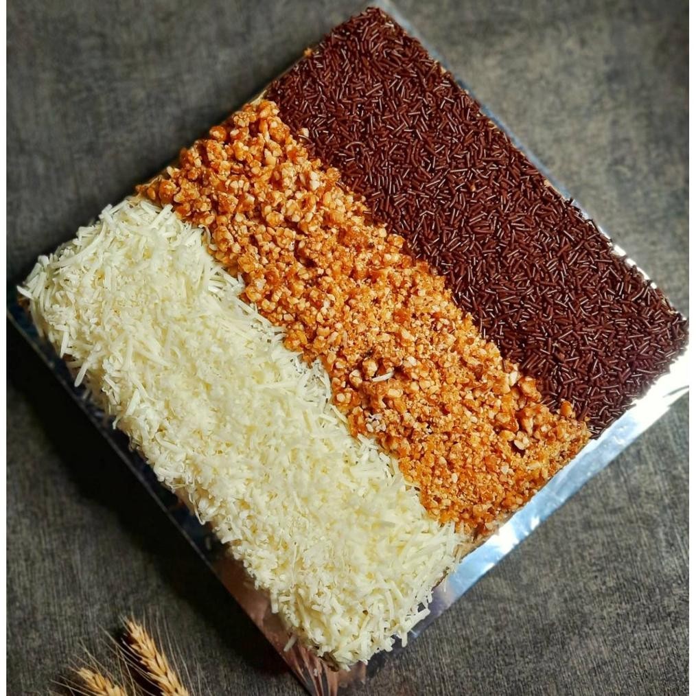 

PROMO MURAH Bolu Jadul / Sponge Cake Lembut, Coklat Keju Nougat, Ukuran 21 x 21 cm - Hampers