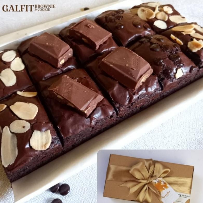 

PROMO MURAH Fudgy Brownies Sekat Dark Chocolate Galfits size 20x10cm (Hampers Tahun Baru, Camilan/Ulang tahun)