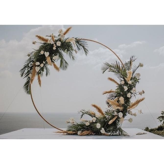 LINGKAR BESI DEKORASI / STANDING BULAT BACKDROP BESI WARNA GOLD