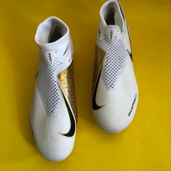 Sepatu Bola Nike Phantom Vsn