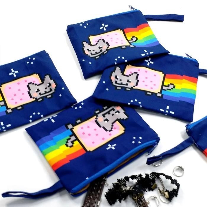

Tempat Pensil , Tempat Make Up , Pouch Nyan Cat untuk Tempat Pensil Perhiasan Kunci Handphone