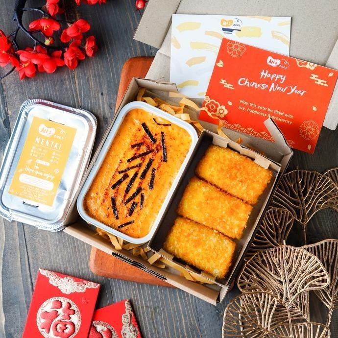 

Hampers Box Isi Salmon Kani / Beef & Egg Mentai & Risol Mayo