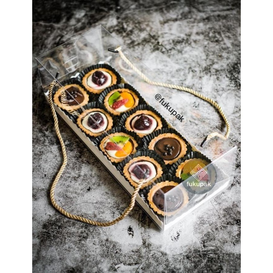 

SIAP KIRIM BOX MIKA + TALI 31X12, KOTAK KUE ROLL CAKE TART BOLU GULUNG (20PCS) - PUTIH TALI GOLD, 31X12XT10