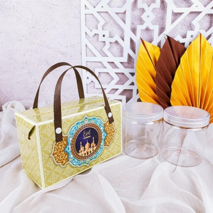 

Box Idul Fitri Isi 2 Toples Jar 600Ml Kardus Jinjing Packaging Hampers 044