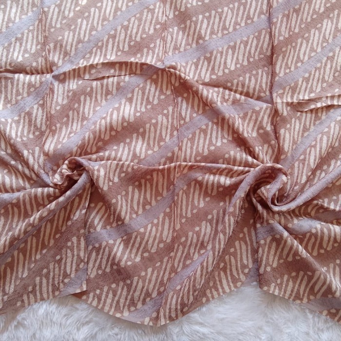 Naenggo Kain Batik Bahan Viscose Semi Sutra Khas Cirebon Trusmi