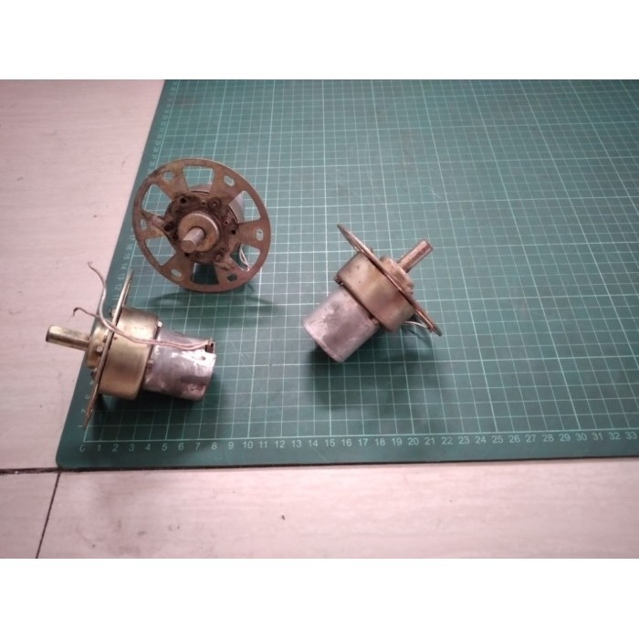 Dinamo DC Gear Motor type 38ZY13 12V 6-9 Rpm high Torque