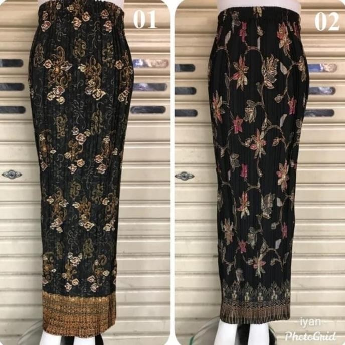 rok plisket batik motif mega mendung MRS2