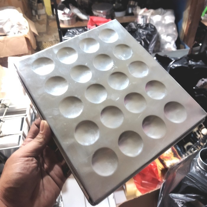 

Loyang Kue Lidah Kucing Ukuran 22X25 Tinggi 2 Bahan Alumunium Tebal