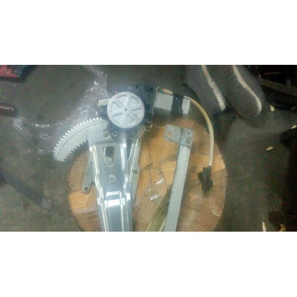 Dinamo Atau Motor Power Window Dan Regulator Mitsubishi Kuda Kanan Depan Sebelah Sopir
