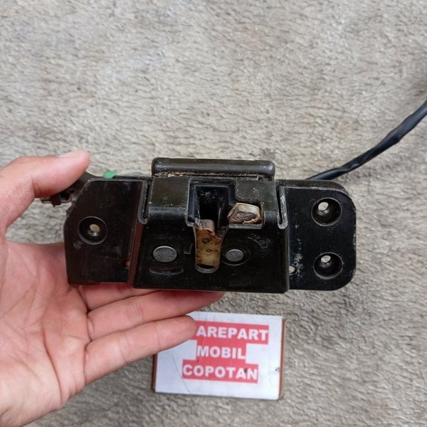 Door Lock Doorlock Plus Actuator Pintu Bagasi Honda Jazz Gd3 Atau Stream Asli Original Copotan