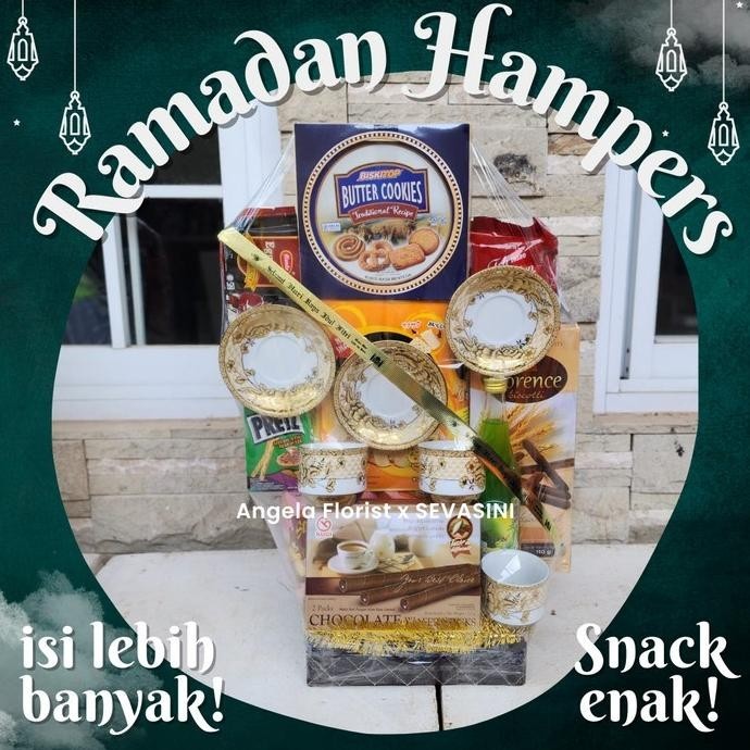 

Eksklusif Dan Terbatas!!! Parcel Snack Lebaran & Natal - Ukuran S Myrrahlook