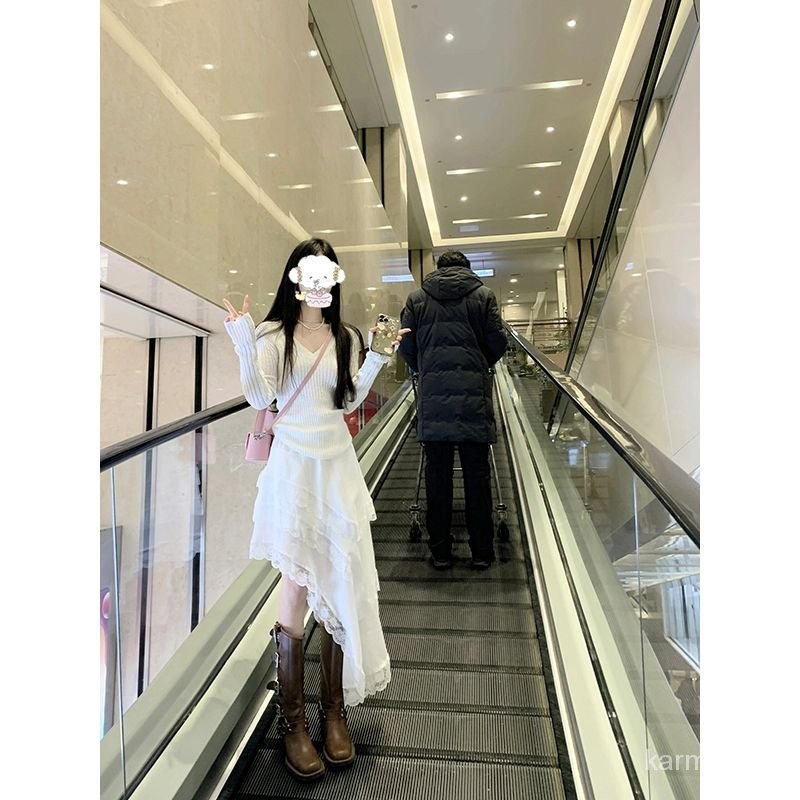 Set Wanita 2024 Sweater Rajut Rajutan Garis Pit Leher V Lembut + Desain Rok Setengah Badan Renda Tid