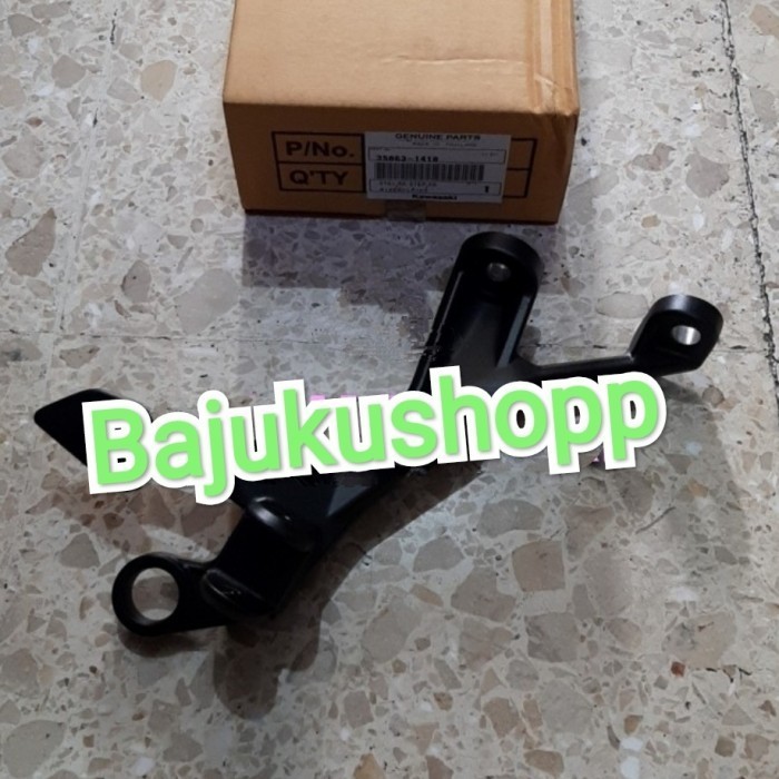 Breket Bracket Footstep Stay Step Belakang Kanan Ninja 250 Fi Ori