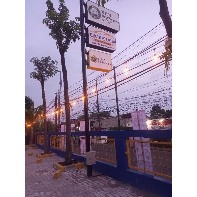 Neon box plus tiang ( bisa pesan sesuai karakter desain logo )