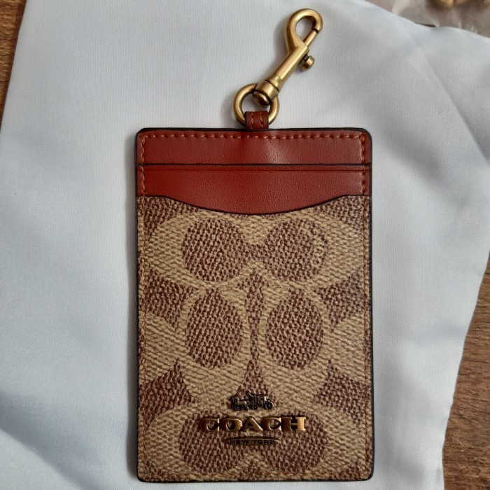 

Name Tag Holder Lanyard Gantungan Id Card Coach Metal Logo