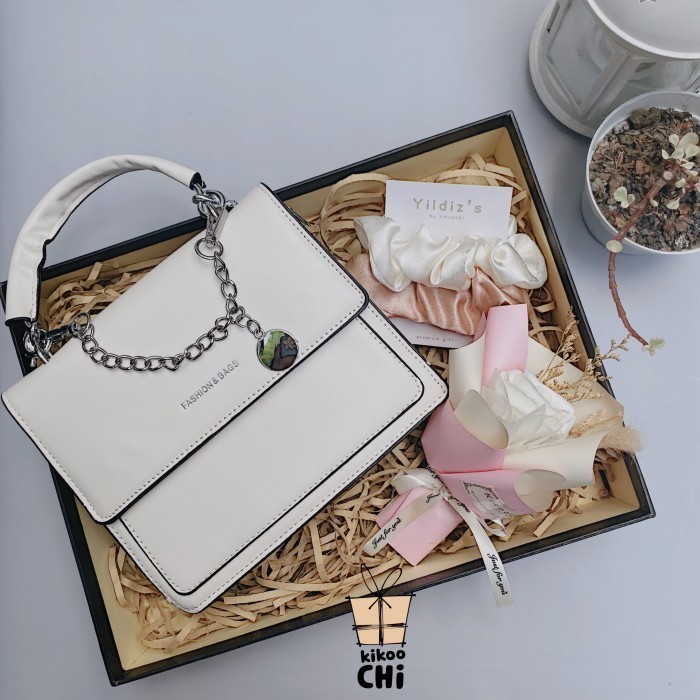 

Premium Gift Box Hadiah Kado Ulang Tahun Cewek Istri Wanita Pacar Tas