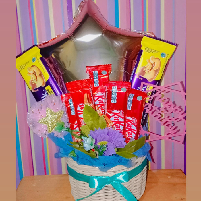 

Hadiah Ulangtahun Coklat Hampers Box Untuk Pacar