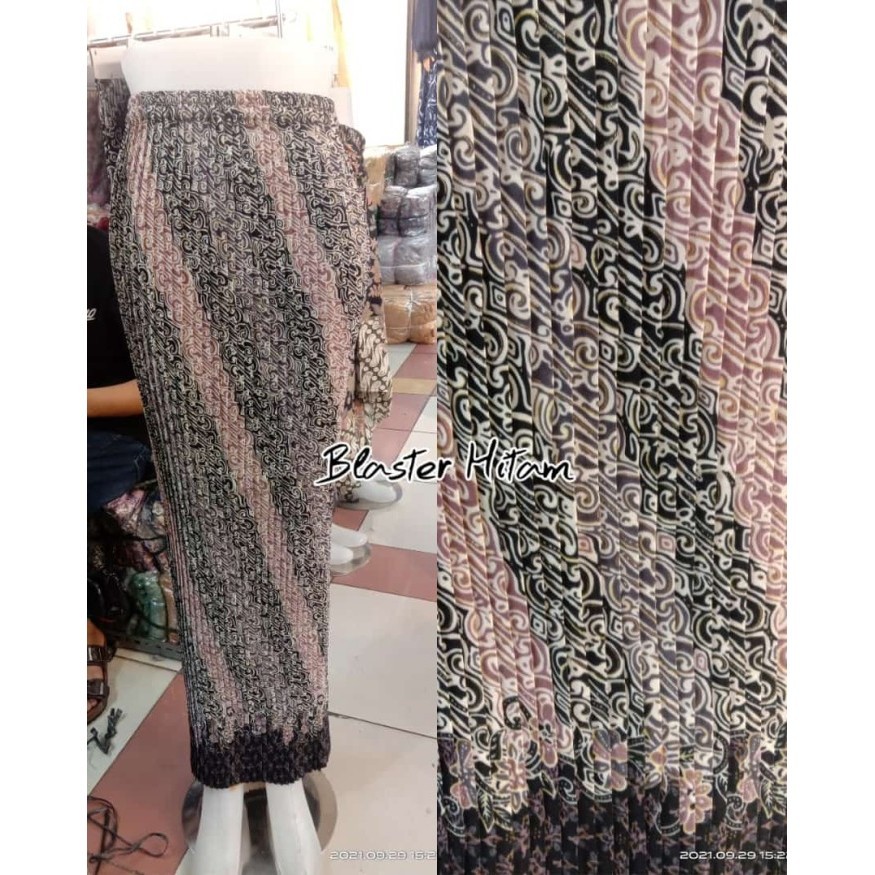 Rok Batik Wanita Plisket Bahan Semi Sutra Motif Hana Ungu