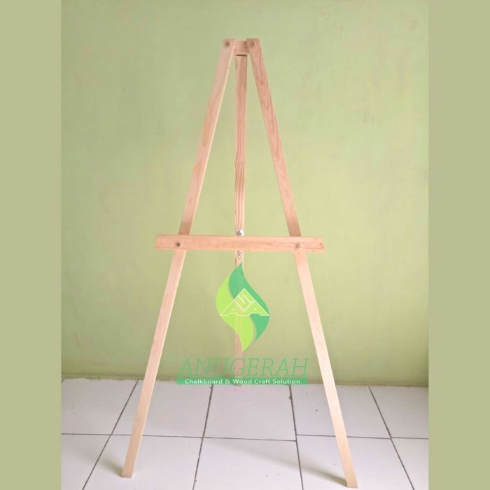 

Standing Tri Kaki Papan Tulis Standing Foto Kaki Tiga Papan Tulis