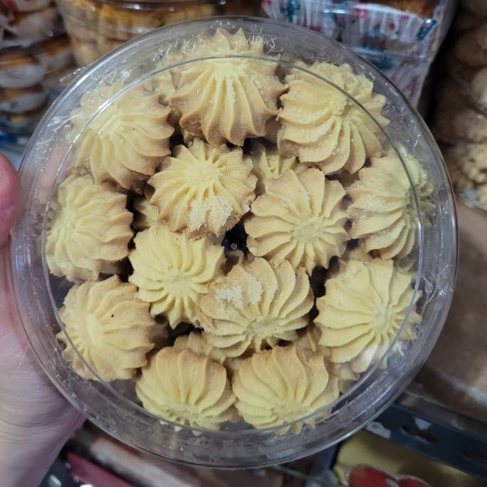 

Kue Kering Semprit Dahlia Wisman Berkualitas