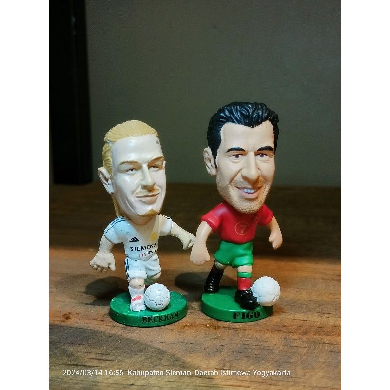 action figure pemain bola david beckam dan figo