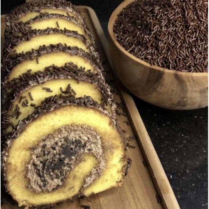 

Bolu Gulung Medan WhenCake Rasa Coklat Topping Mesis ( Panjang ) TK