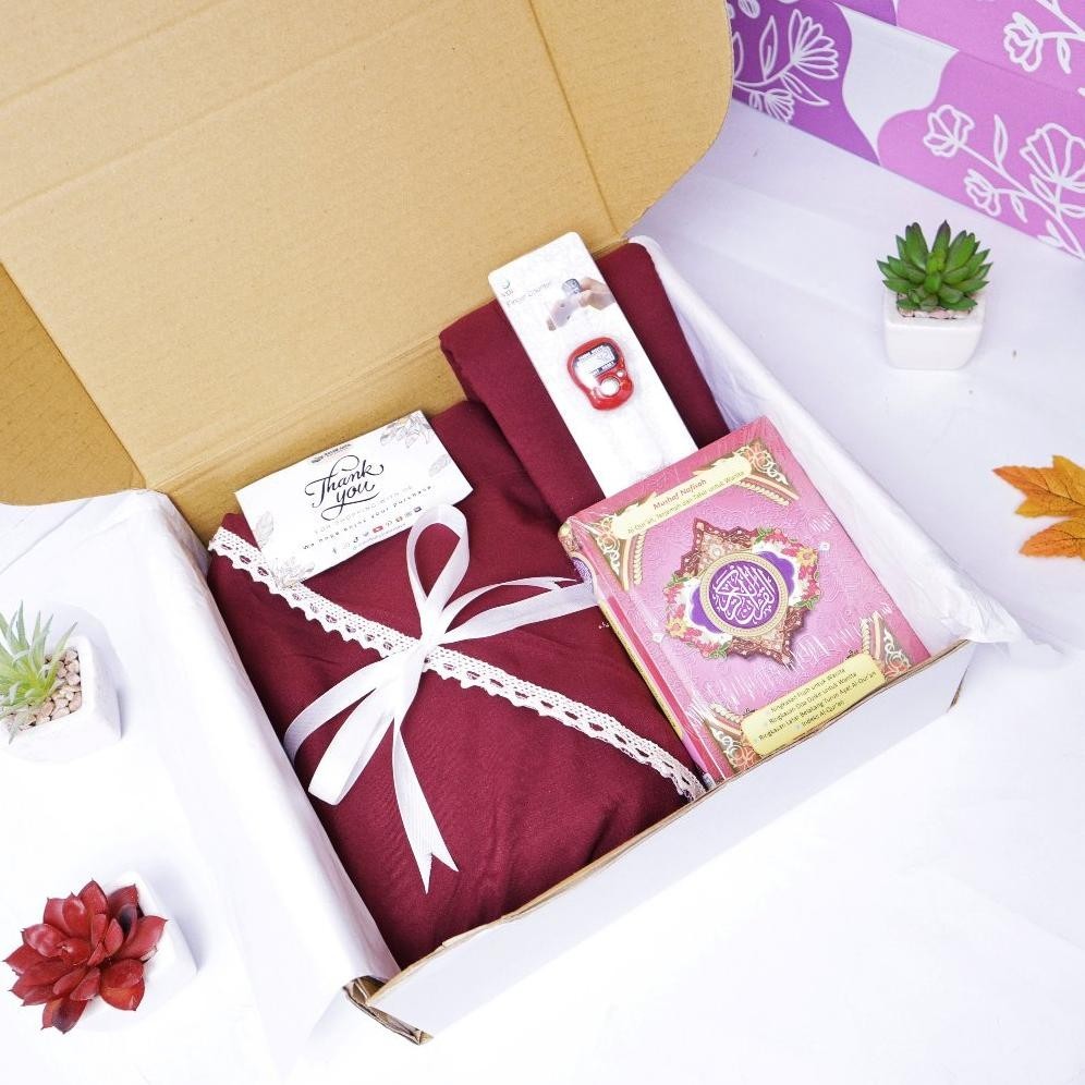 SIAP KIRIM  GIFTBOX MUKENA HAMPERS LEBARAN ALQURAN MUSHAF WANITA TASBIH DITAL / KADO PERNIKAHAN/HADI