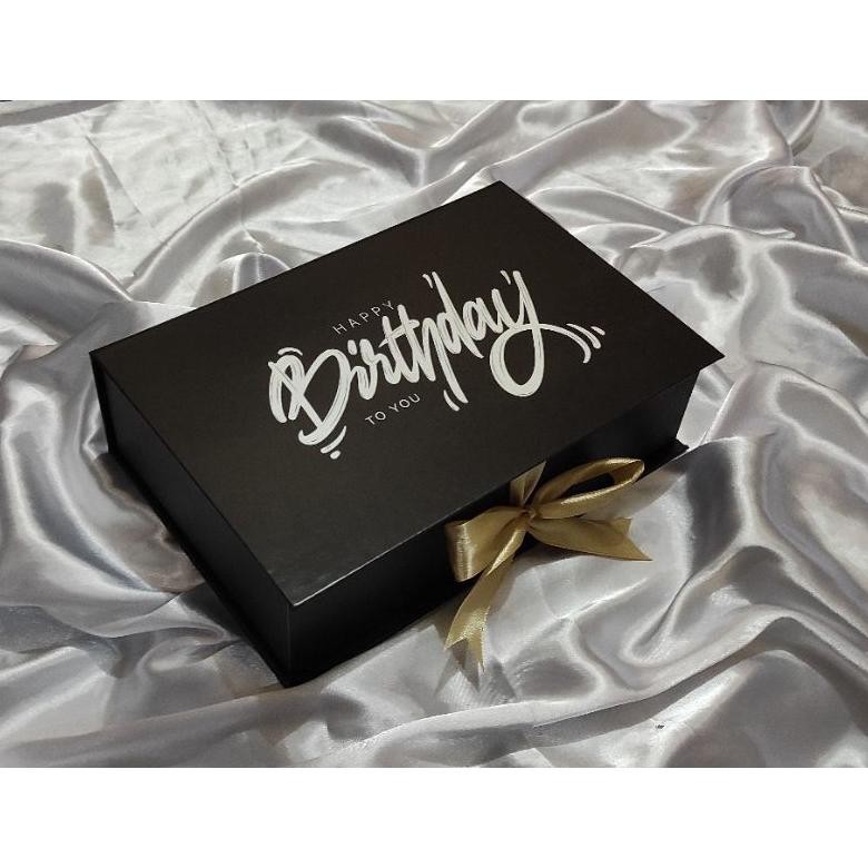 

Promo Hardbox Box Kado Ulang Tahun / Box Birthday P:26Cm L:17Cm T:7Cm Ox04