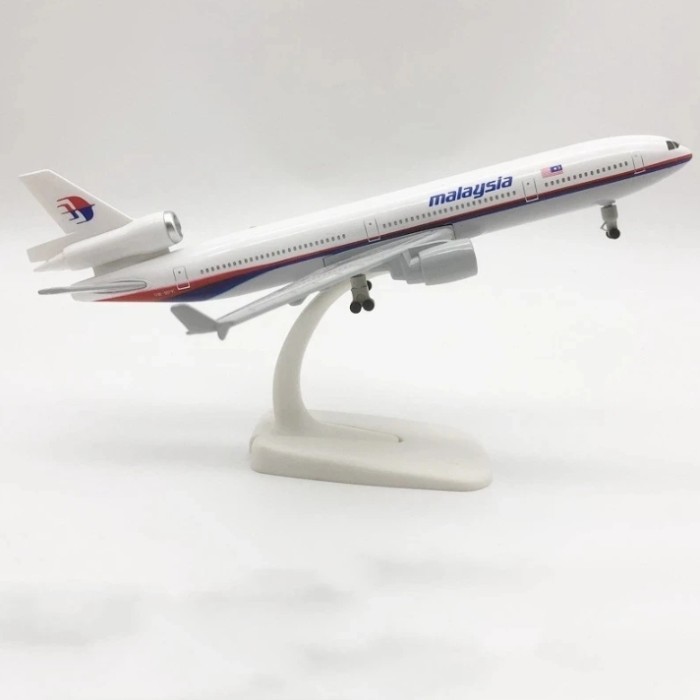 Miniatur Diecast Pesawat Md11 Malaysia 20 Cm Asa Roda