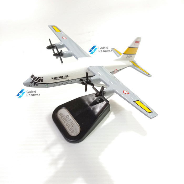 Miniaturreplika Pesawat C-130 Hercules Tni Au