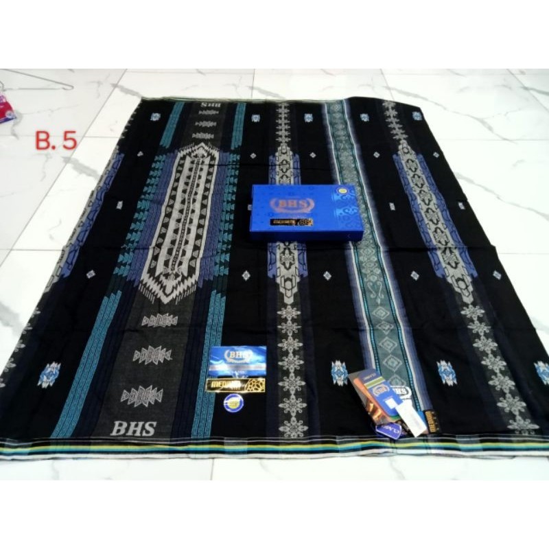 Sarung BHS Classic medium motif Jaguar Type Gold