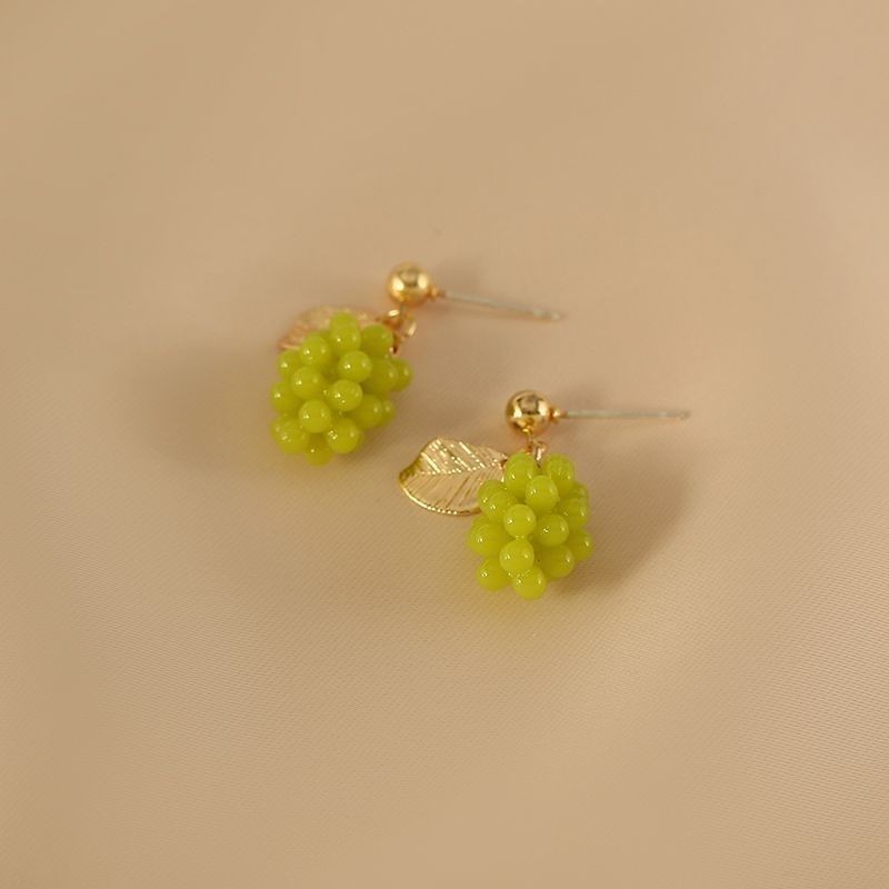

Sterling Silver Stud Earrings Fruit Grape Earrings Autumn and Winter Fresh Sweet Cute Earrings