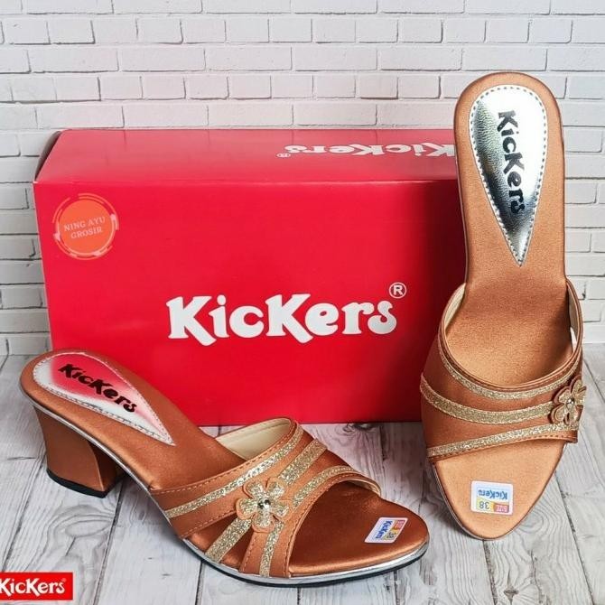 Sandal Wanita Wedges Kickers Semigloss / Sandal Selop Kickers Slop