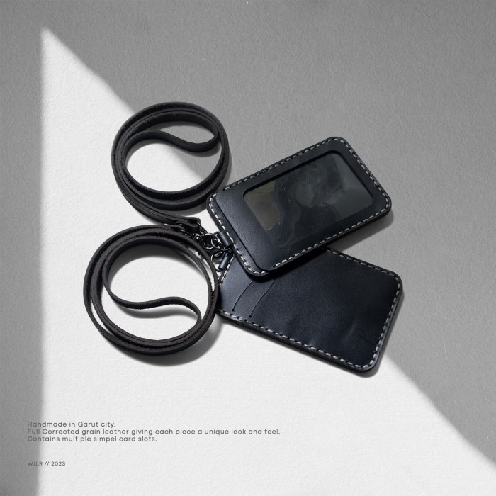 

BARANG TERLARIS WJ Leather - ID Card Holder Kulit - Name Tag - Hitam