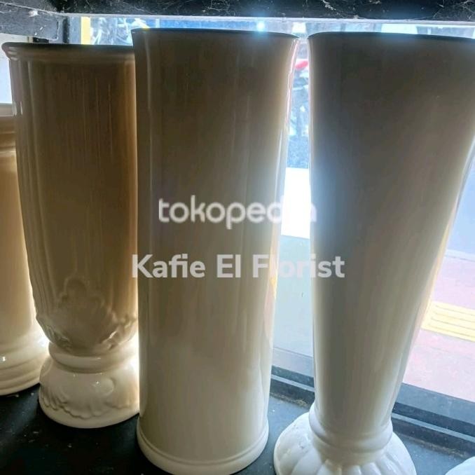 Vas Bunga Keramik Besar