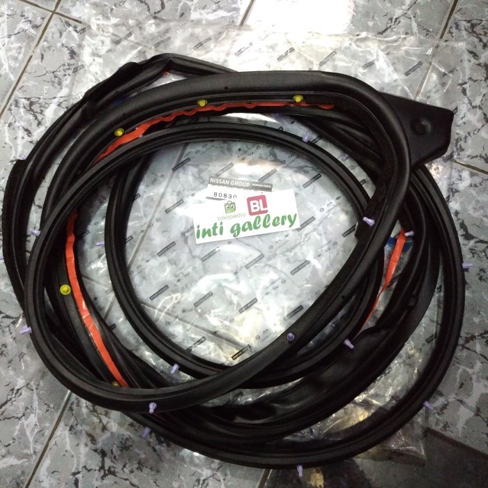 Karet Pintu Depan Nissan Grand Livina Original