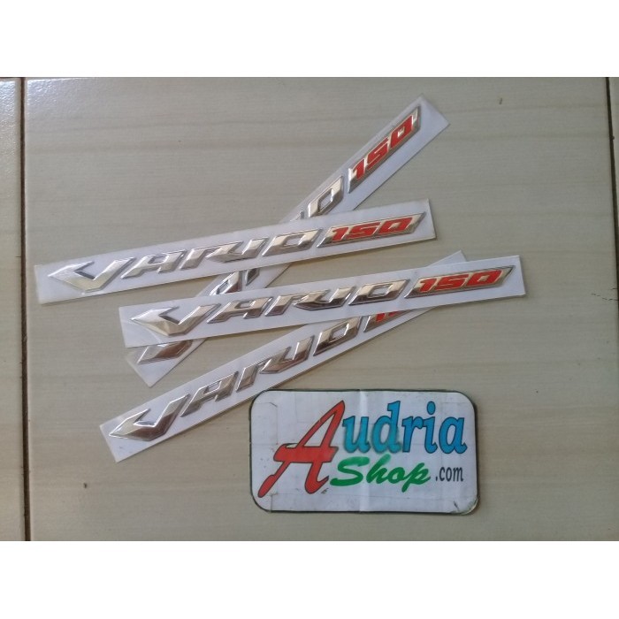 Sticker Motor Emblem Timbul Ori Vario 150 Merah 1 Pasang