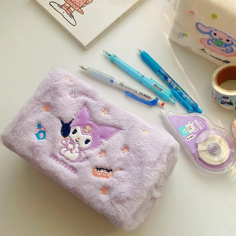 

SANRIO JEPANG KARTUN BORDIR TAS KOSMETIK INS GAYA ANJING KAYU MANIS LUCU KULOMI KAPASITAS BESAR KASUS PENA MEWAH COD