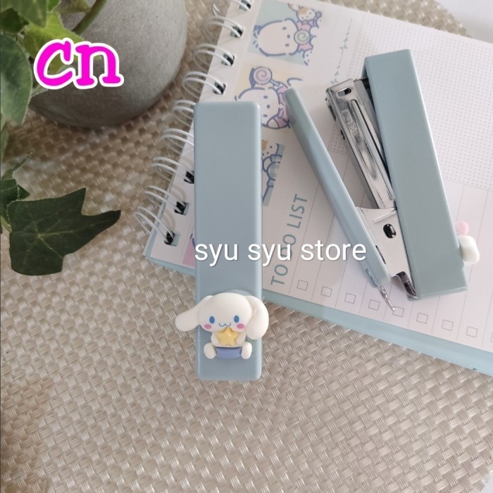 

Promo Staples Stapler Hekter Jekrekan Kuromi My Melody Cinnamoroll Pompom Harga Spesial