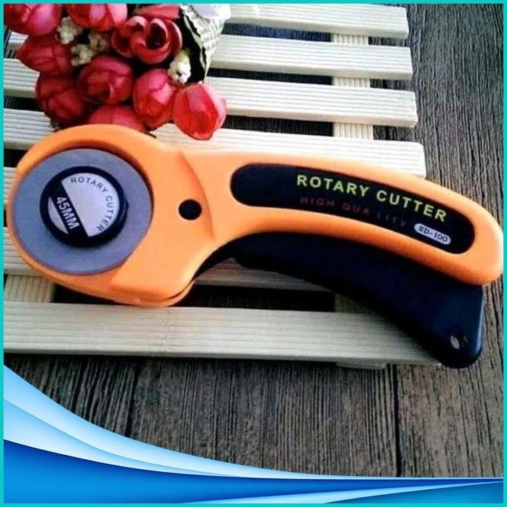 

(HST) ROTARY CUTTER ROLLER BLADE 45 MM PEMOTONG KERTAS KAIN